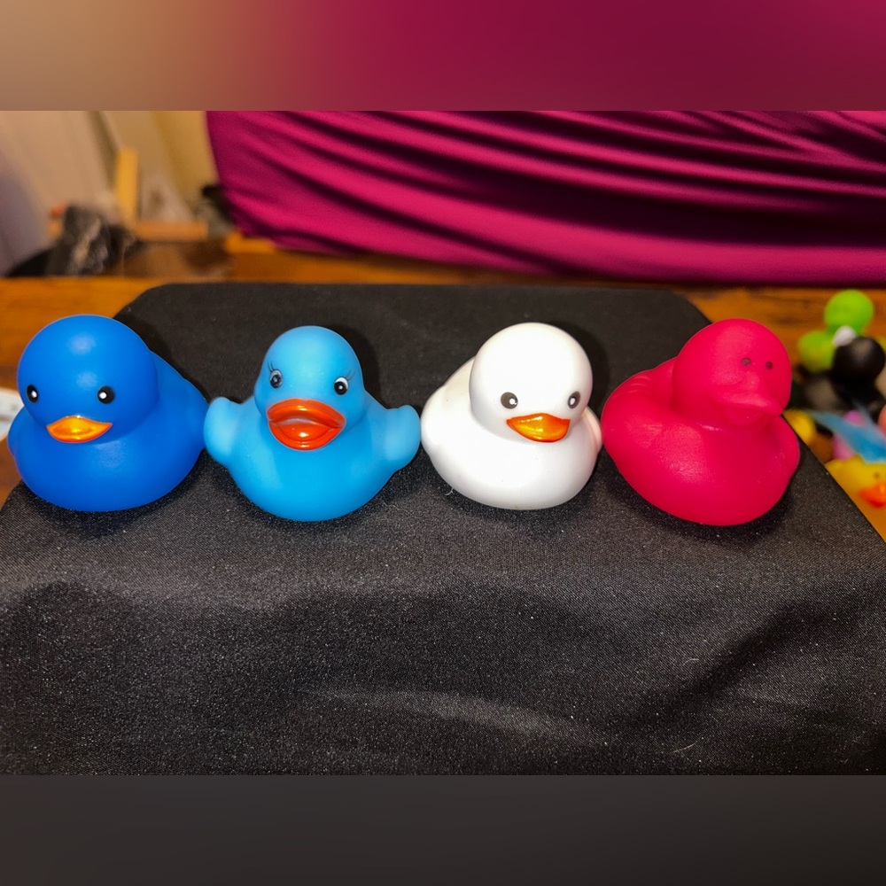 Duck Bath Toy Set - Blue, Light Blue, White, Pink